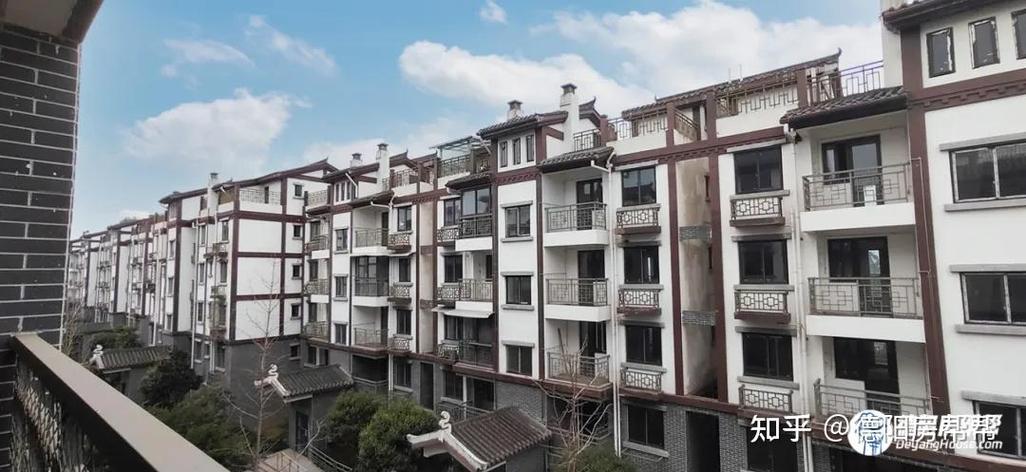 2014年11月4日取得《中华人民共和国房地产开发企业暂定资质证书(三级